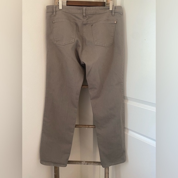 NWOT - Eileen Fisher Organic Cotton Denim High-Waisted Jean - Size Large - Picture 3 of 8